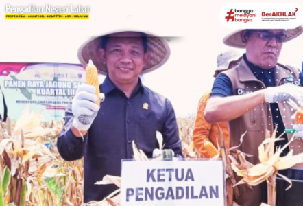 Dukung Ketahanan Pangan, PN Lahat Hadiri Panen Raya Jagung Serentak di Tanjung Tebat