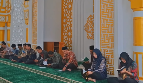 Perkuat Soliditas dan Spiritual, Keluarga Besar PN Lahat Gelar Pengajian Bersama  